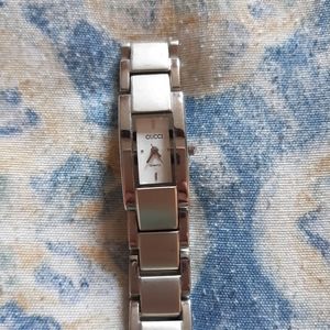 Silver Gucci watch